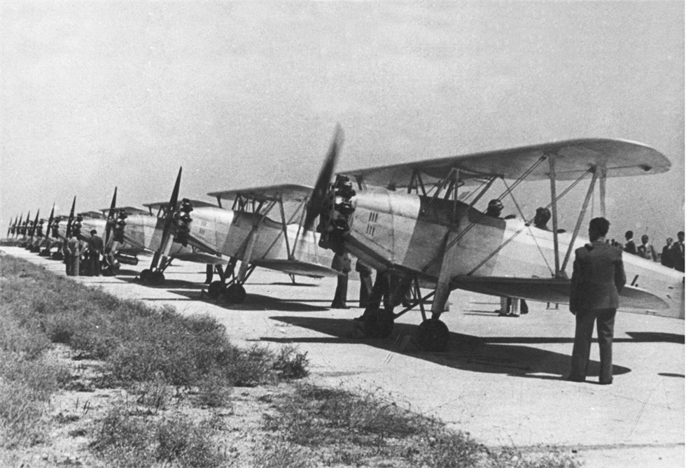Üretilen ve okulda kullanılan Nu.D-36 uçakları arşiv görüntüsü